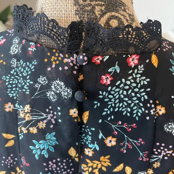 Lauren Conrad Ladies long sleeve, lace neck, with pleated skirt. Fully lined NWT - Picture 8 of 11